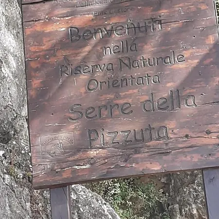 Guest House Piana Degli Albanesi Gæstehus